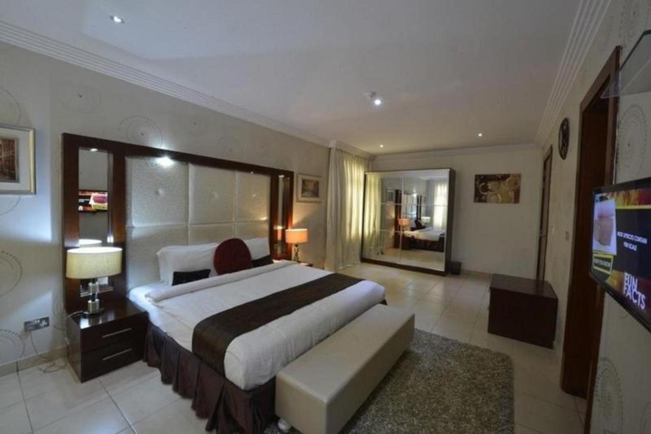 Palazzo Dumont Hotel Ikuata Екстериор снимка