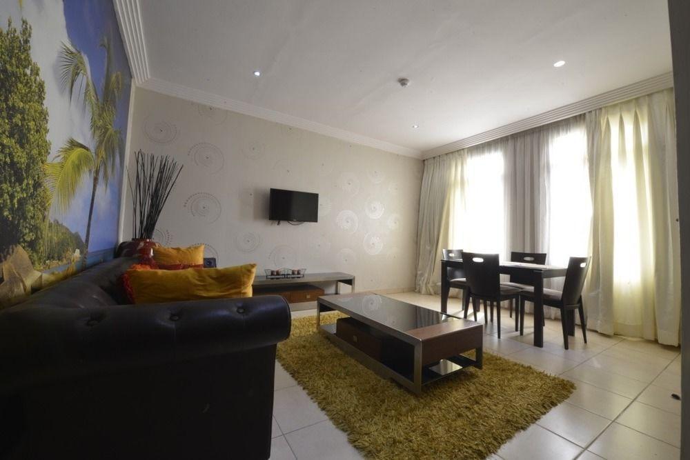 Palazzo Dumont Hotel Ikuata Екстериор снимка
