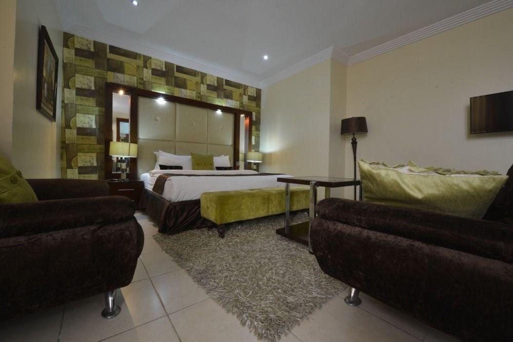 Palazzo Dumont Hotel Ikuata Екстериор снимка